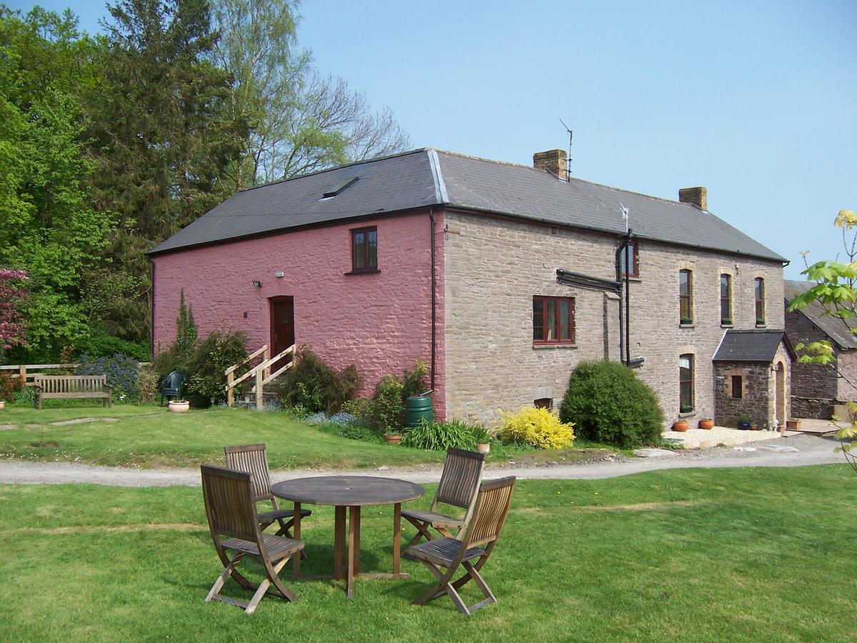 Bed and Breakfast Brynderwen Llangorse Exterior foto